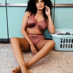 Elomi Cate Side Support Lace Smoothing Bra In Rosewood EL4030 Elomi Lingerie