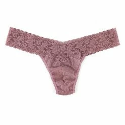Hanky Panky Signature Lace Low Rise Thong 4911
