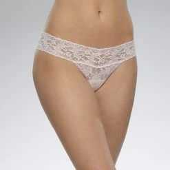 Hanky Panky Signature Lace Low Rise Thong 4911