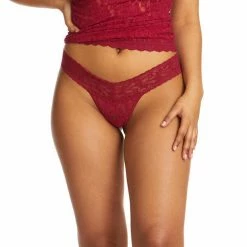 Hanky Panky Signature Lace Low Rise Thong 4911