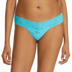 Hanky Panky Signature Lace Low Rise Thong 4911